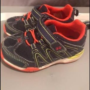 Toddler size 6 shoes - Surprise brand